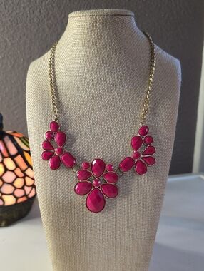 Vintage  Pink Statement Flower Necklace - Women Jewelry